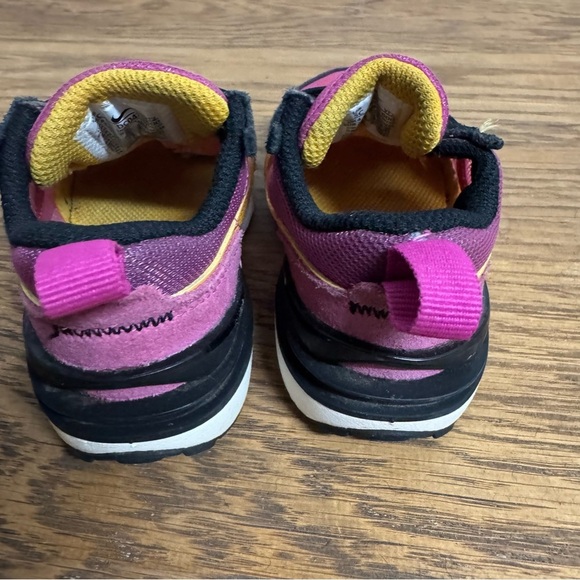 Youth Nike Waffle One Pink/Gold Sneakers Sz 5C Athletic Gym - Picture 4 of 8